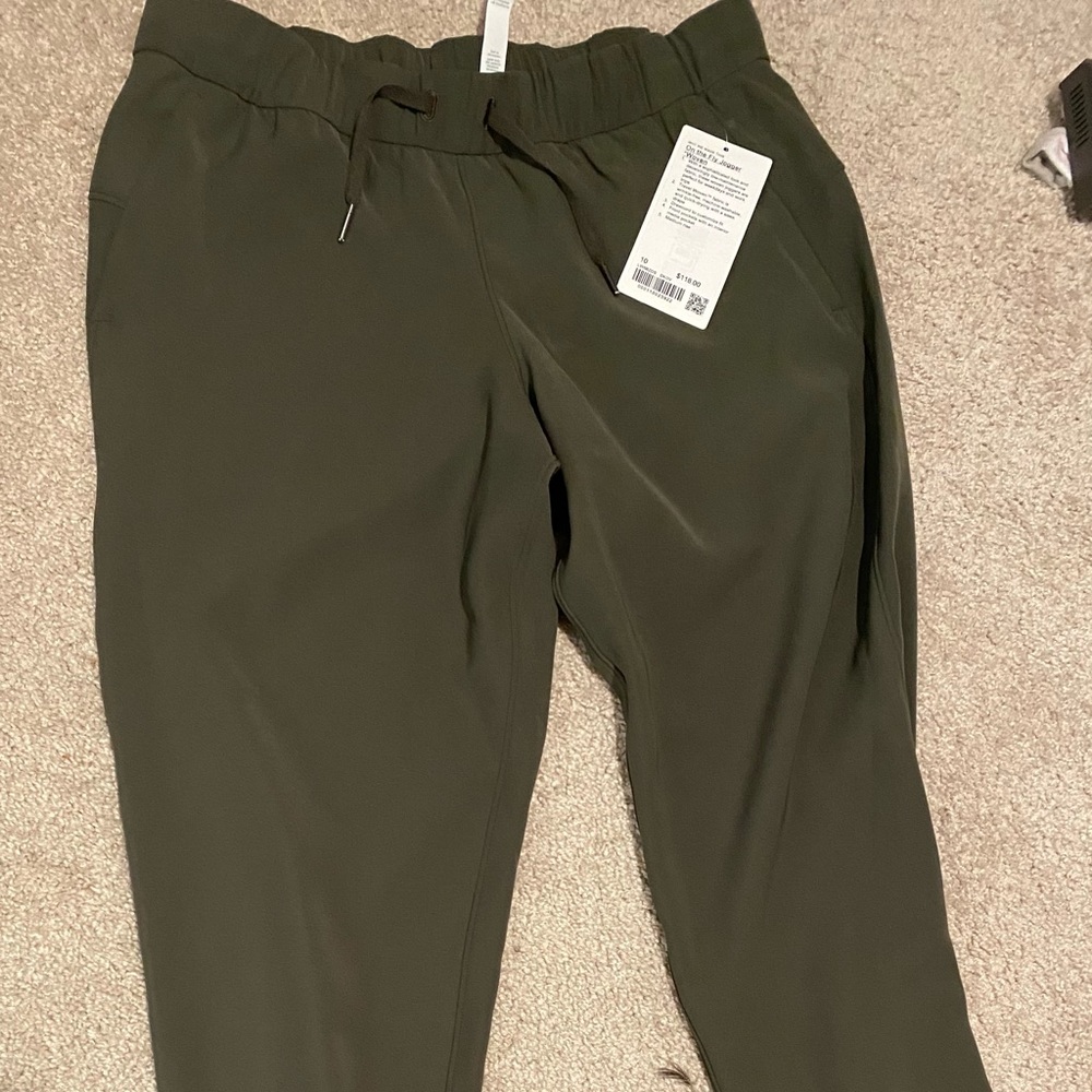 LuluLemon On The Fly Jogger Woven